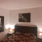 Cozy Haven In The Most Popular Area In The City!!!
